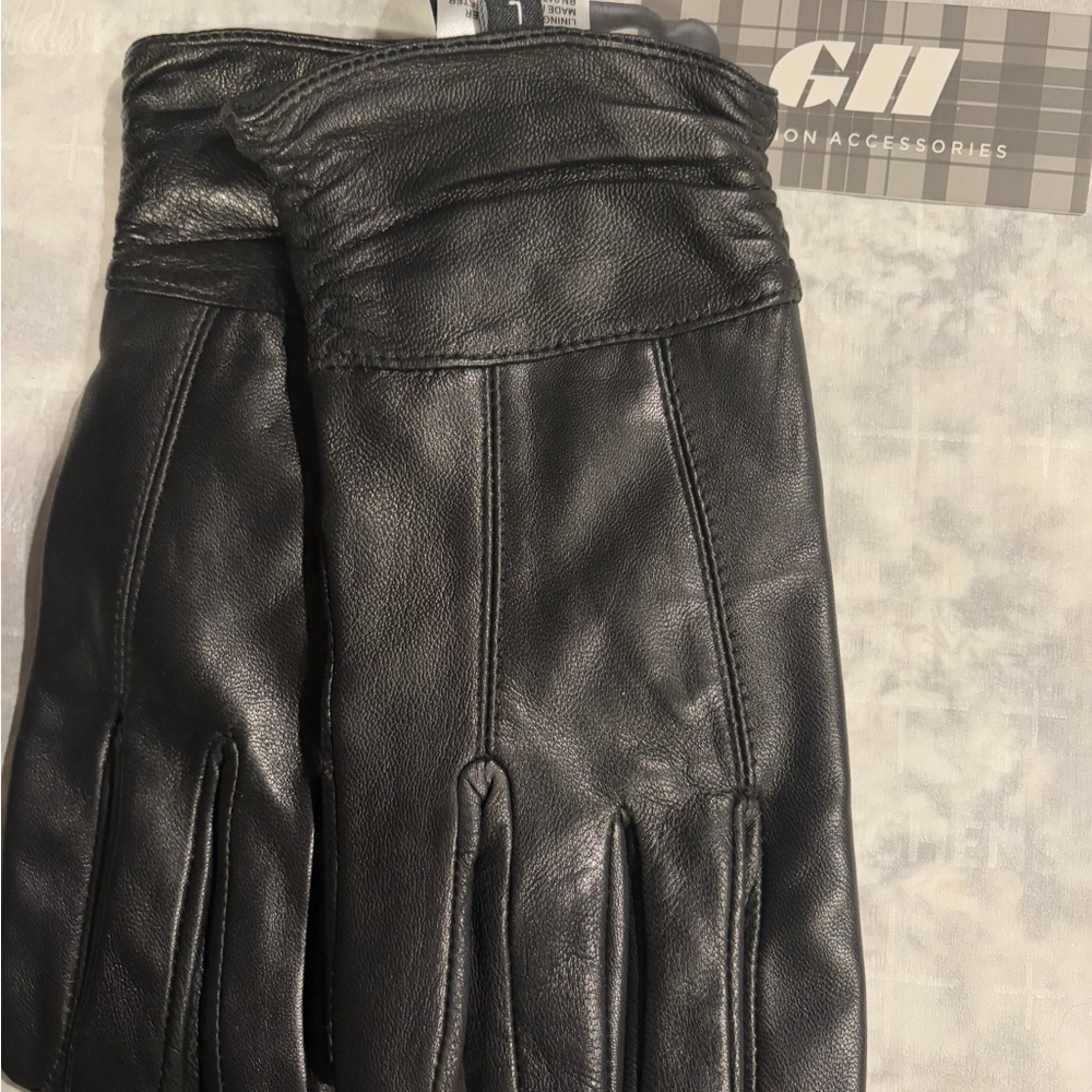 Elegant Black Leather Women’s Gloves